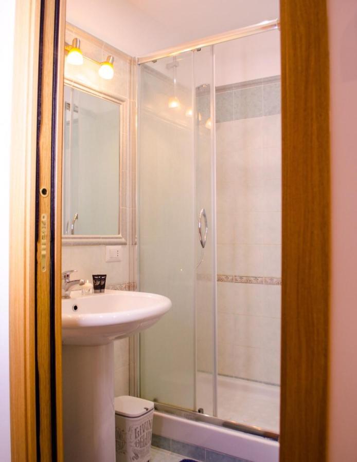 Butterfly Casa Vacanze Сутри Экстерьер фото