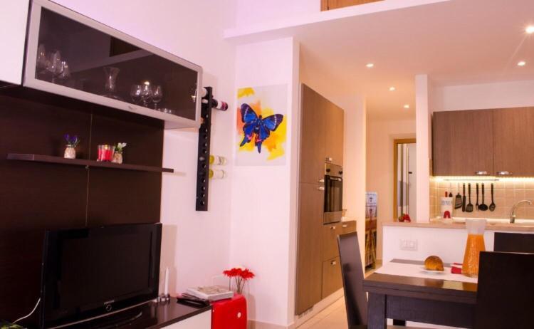 Butterfly Casa Vacanze Сутри Экстерьер фото